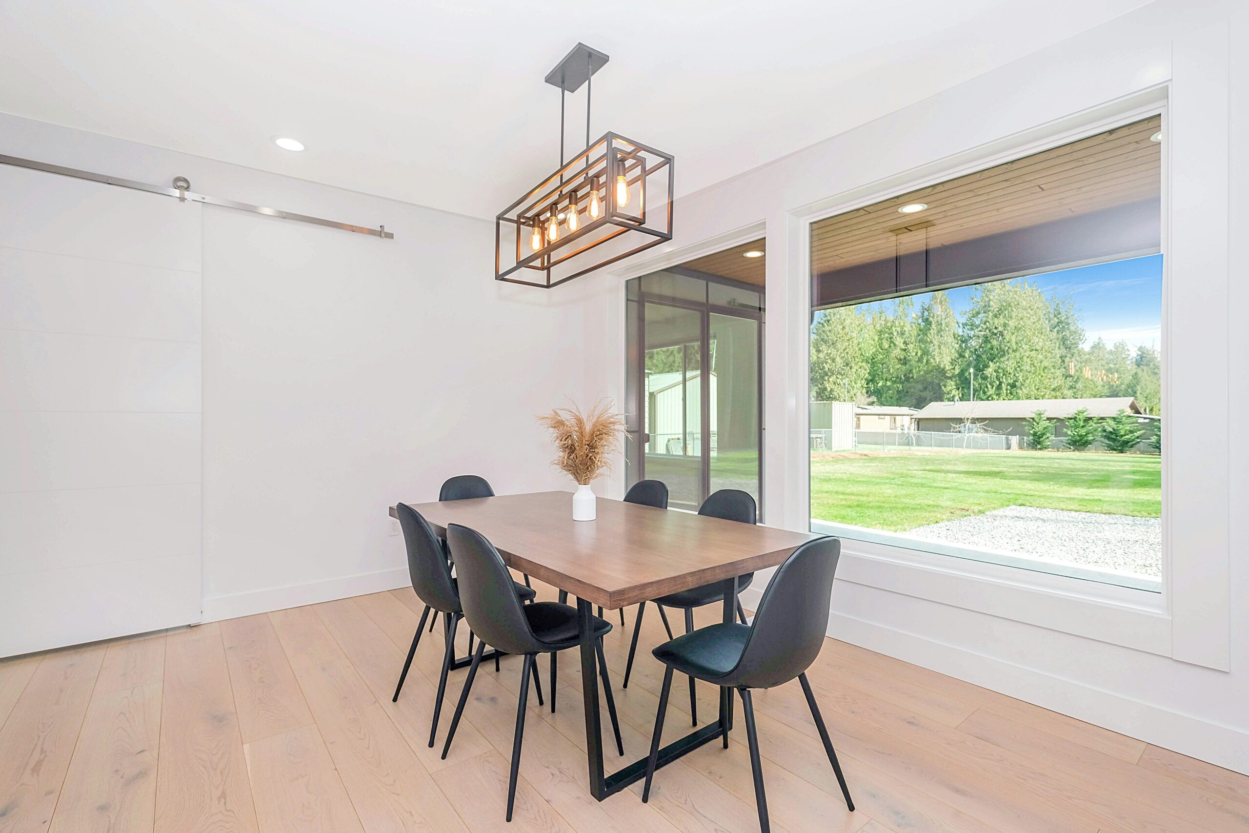 home-dining-area-2